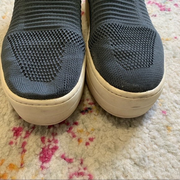 J/Slides Hilo Slip On Platform Sneakers in Navy sz 8 - Picture 3 of 5